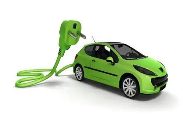 新能源乘用车零售销量达到43.9万辆，环比增长32.8%