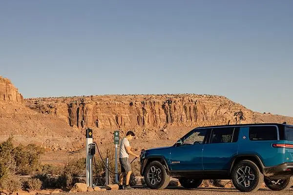 Rivian Automotive Inc股价跌超20%，现报每股18.90美元