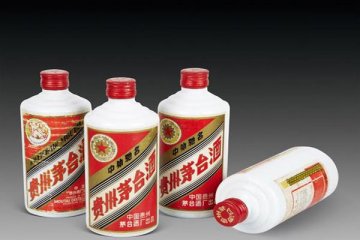 消费股牛气冲天,贵州茅台总市值接近2.24万亿元