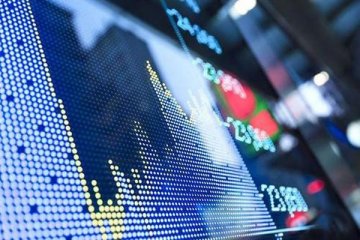 医药生物和化工行业仍是公募基金关注方向，A股具有较大投资机