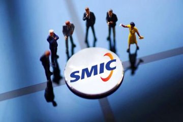 A股三大指数集体低开，中芯国际与阿斯麦签订12亿美元购买单