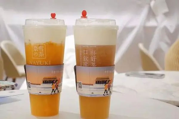 奈雪的茶在香港联交所挂牌上市，发行价19.8港元/股