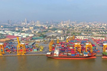 我国外贸进出口总值连续13个月增长,出口总值18.07万亿元