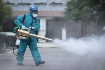 美国单日新增确诊病例一度超过25万,住院人数持续攀升
