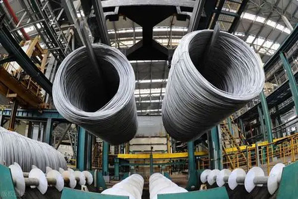 钢铁、电子化学品等板块涨幅居前，京东集团跌超6%